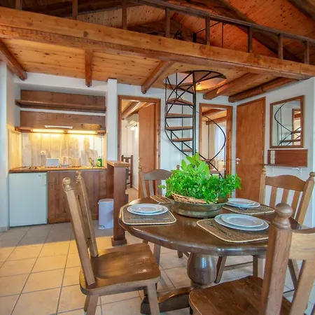 Ξενοδοχείο με διαμερίσματα Bella Mare Tsilivi Villas 3*