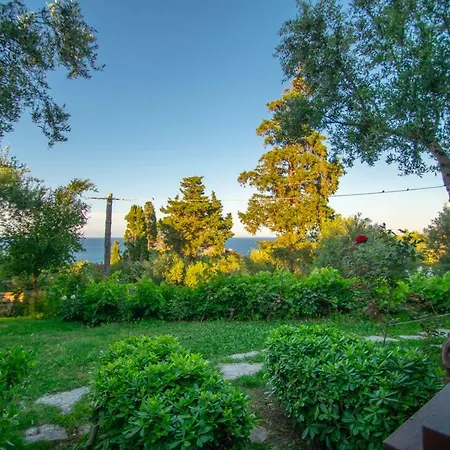 Ξενοδοχείο με διαμερίσματα Bella Mare Tsilivi Villas 3*